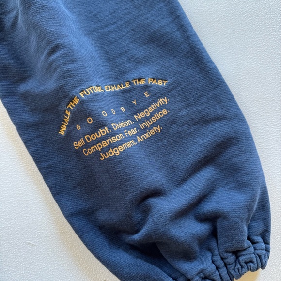 Mayfair Blue and Gold Hello Goodbye Sweatshirt and Pants Set size M/L - Picture 8 of 10